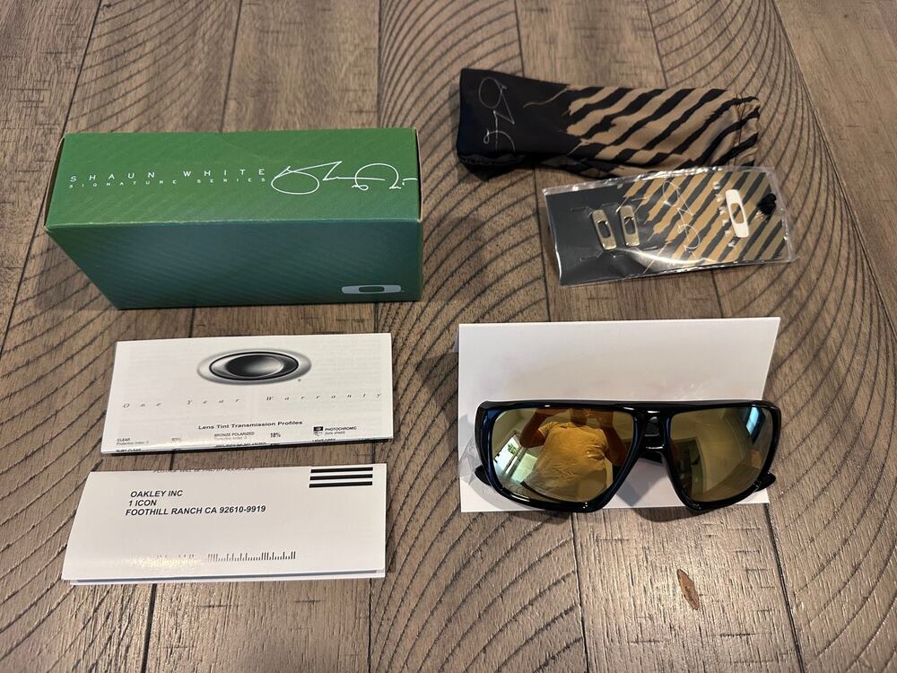 Oakley Dispatch Shaun White Gold Series Polished Black 24K Polarized New In Box